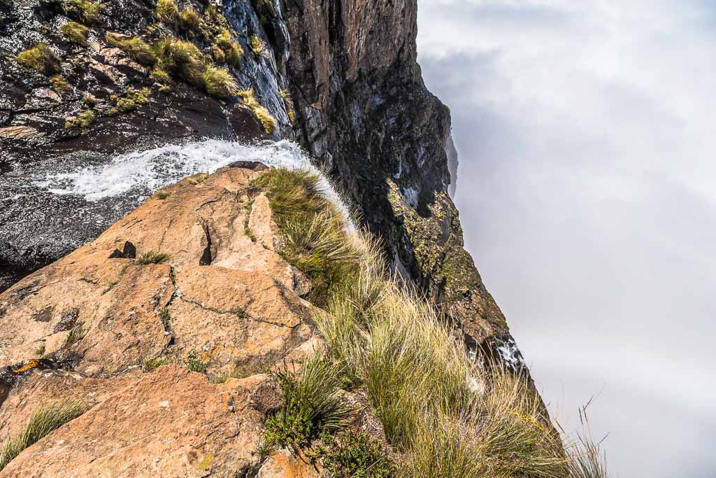 Tugela Falls falling into the clouds on sentinel hike, Drakensberge