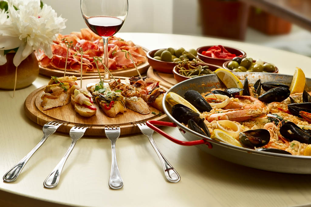 Spanish Paella Dinner