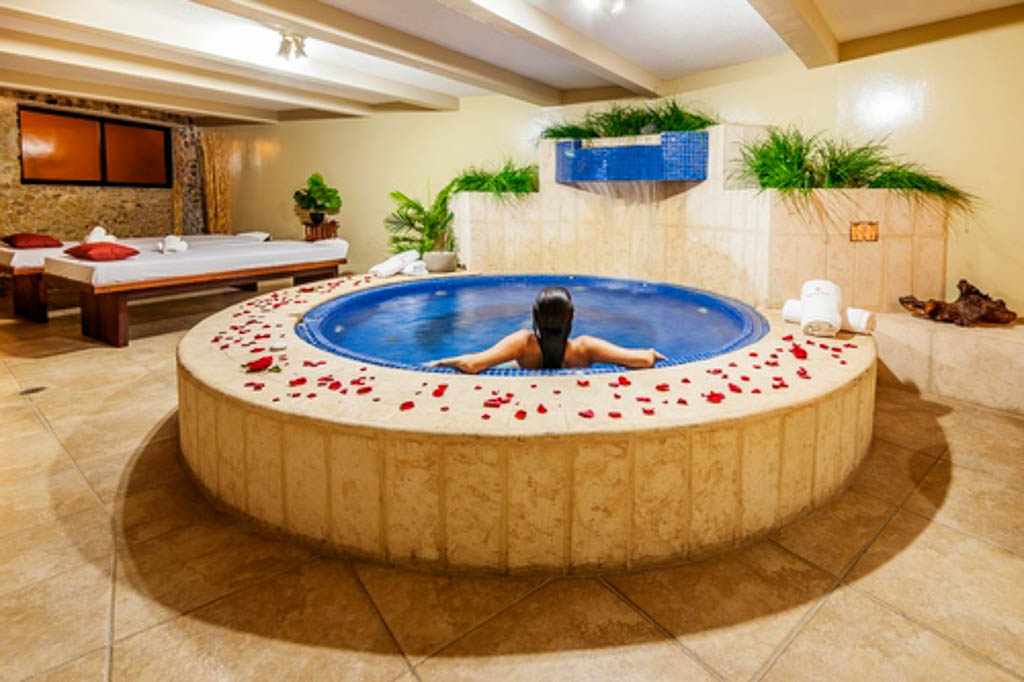 Exclusive Jacussi Room, Santa Teresita Hot Springs