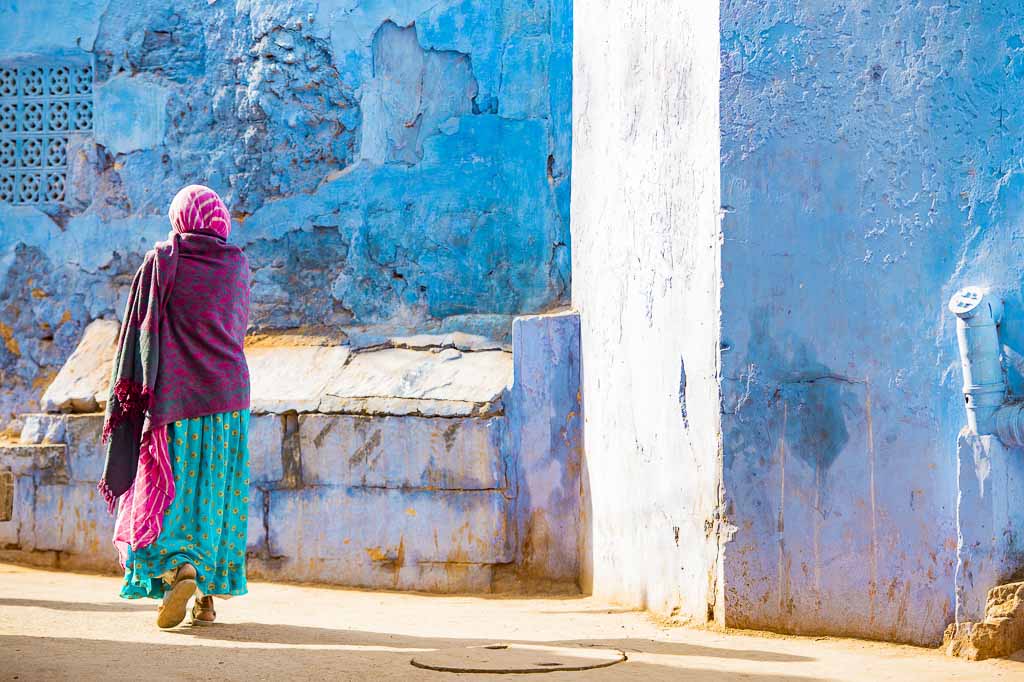 Иди сари сол. Джодхпур одежда. Сари город в Иране. Узкие улицы Индии. Картинка Сари бедняков.