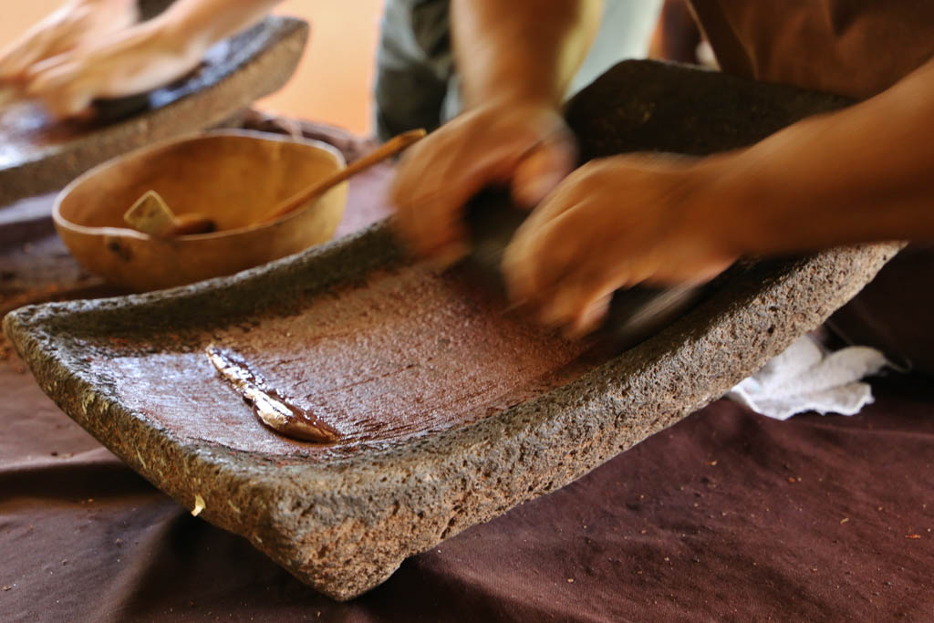 Belizean Maya chocolate making at Ixcacao farm