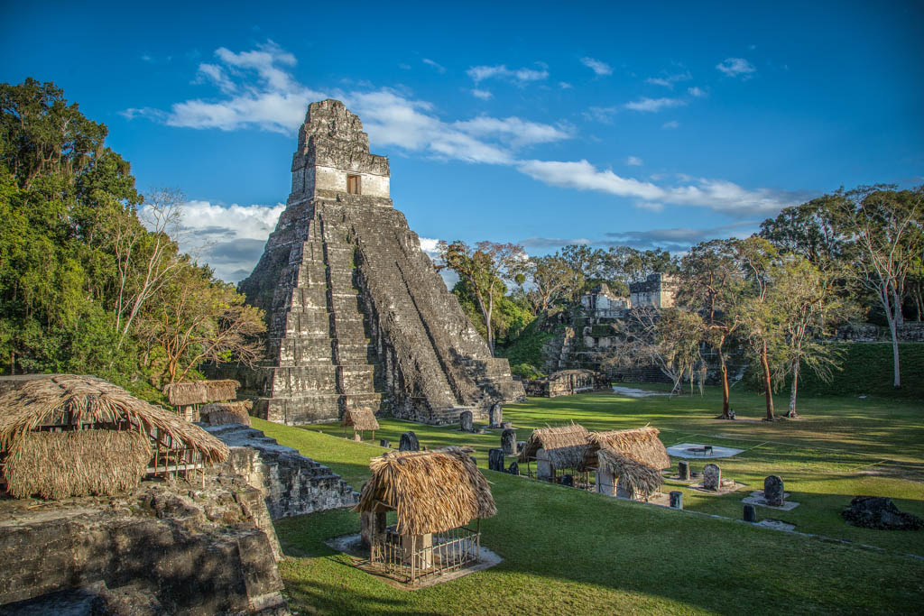 La pyramide numéro 1 à Tikal, Guatemala.