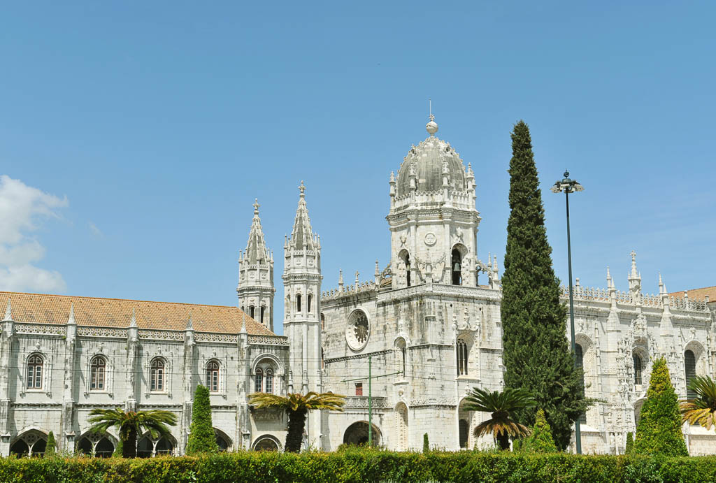 This monastery in the Belém district of Lisbon is the best example of the Manueline style.It became,together with the nearby Belém Tower,an Unesco World Heritage Site.