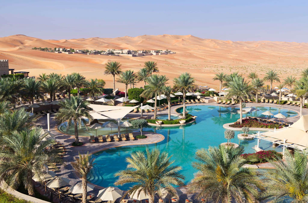 Qasr al Sarab Desert Resort by Anantara, Pool