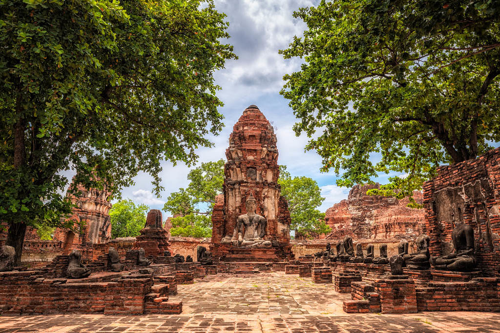 Wat Maha That old temple ruins in Ayutthaya, Thailand