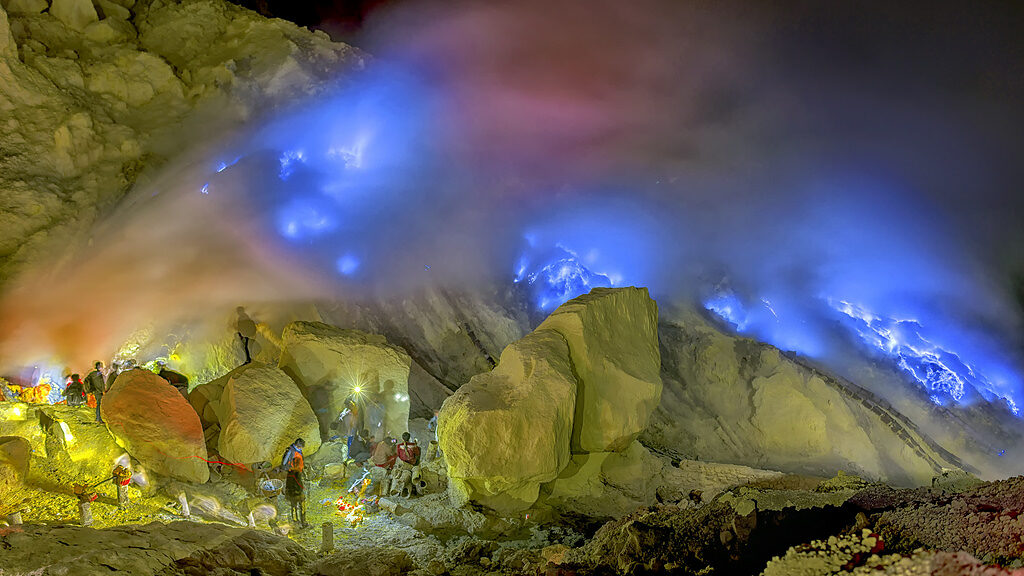 Hike Kawah Ijen, the Blue Fire Volcano